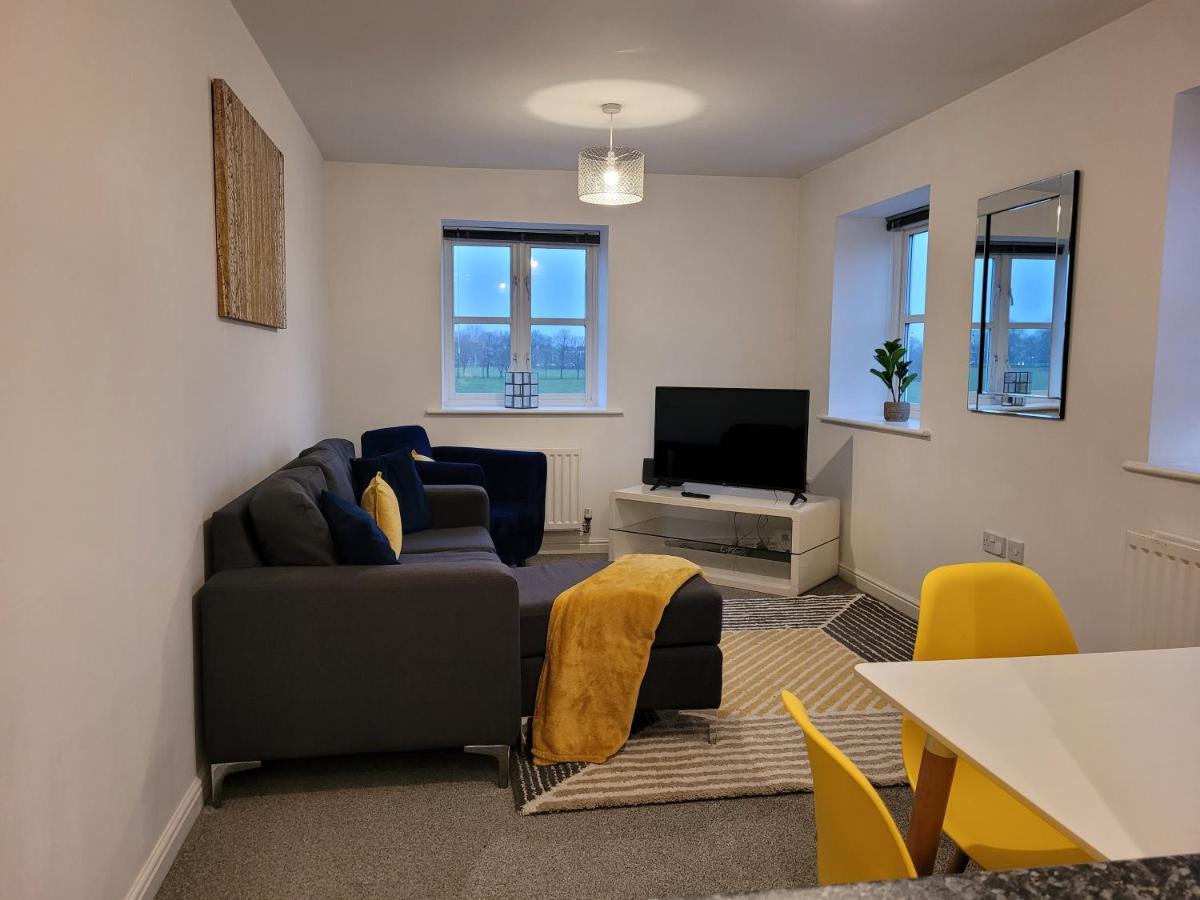 Catchpole Stays Abbey Field Apartment- A Lovely 2 Bed Apartment With Field Views Near Colchester Town Centre ภายนอก รูปภาพ