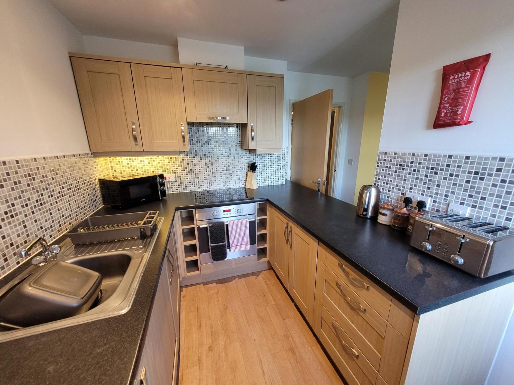 Catchpole Stays Abbey Field Apartment- A Lovely 2 Bed Apartment With Field Views Near Colchester Town Centre ภายนอก รูปภาพ